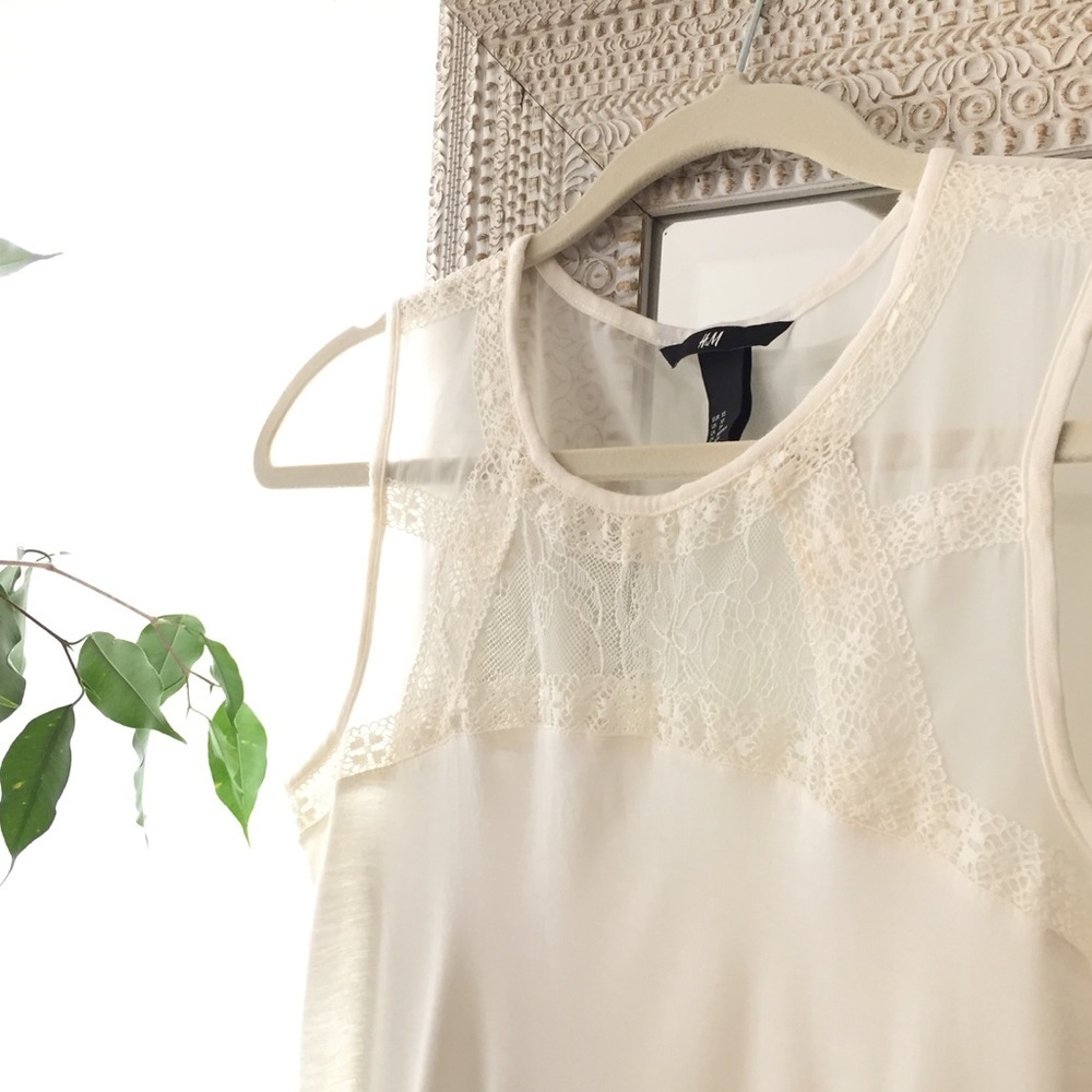 H&M lace sleeveless top